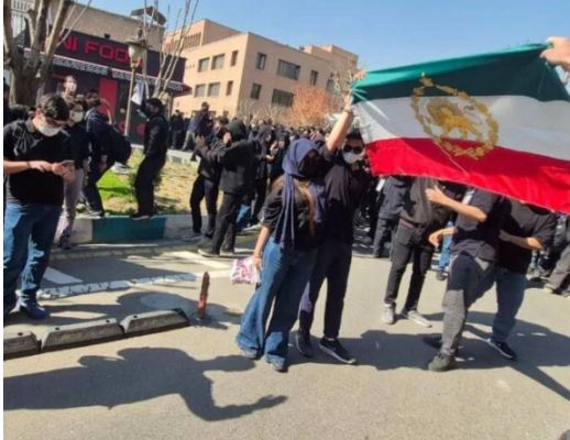 ایران میں حکومت کیخلاف اھتجاج پھر شروع ، طلبہ سڑکوں پر نکل آئے